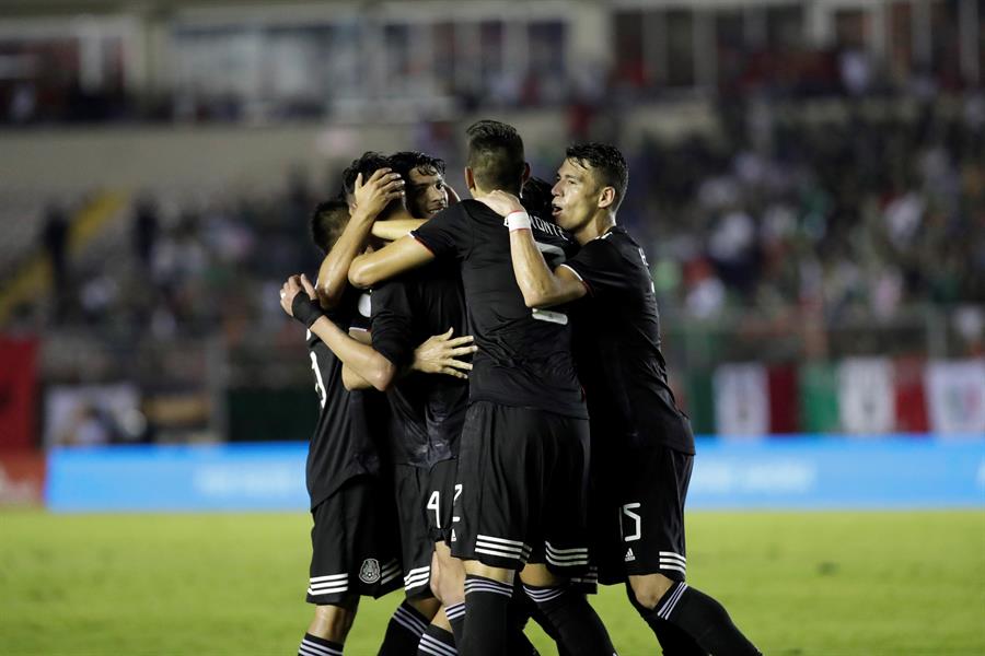 México goleó a Panamá y aseguró su puesto en semifinales de la Nations League