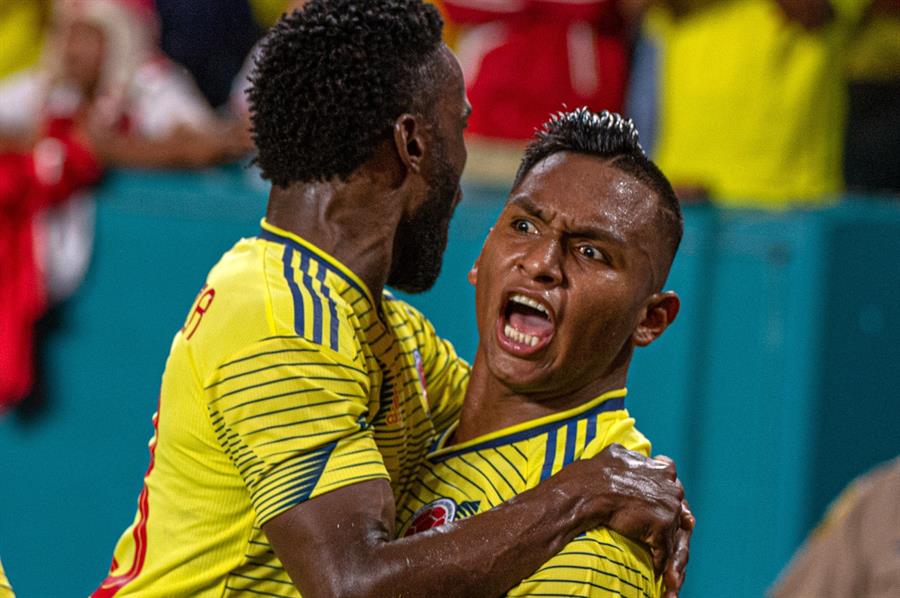 ¿Entró o no? El polémico gol de Colombia en el triunfo sobre Perú