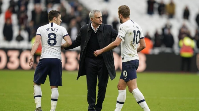 West Ham de Manuel Pellegrini cayó ante Tottenham en el debut de José Mourinho