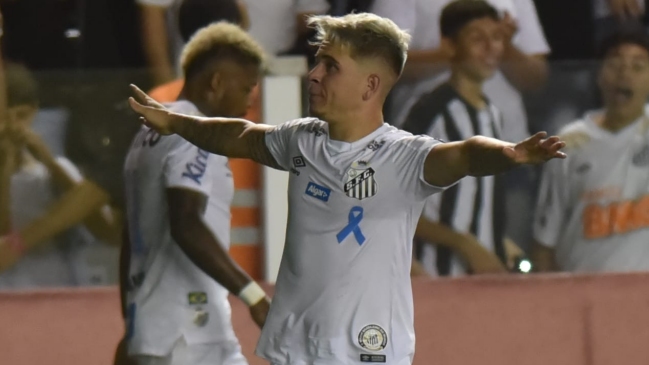 Santos de Jorge Sampaoli aplastó a Cruzeiro y lo mantuvo complicado con el descenso