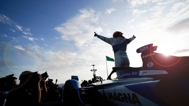 Fórmula E: Alexander Sims le dio el triunfo a BMW en la segunda carrera de Ad Diriyah
