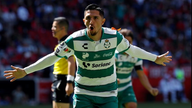 El golazo de tiro libre de Diego Valdés para Santos Laguna frente a Toluca en México
