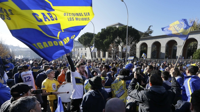 Hinchas de Boca Juniors utilizaron máscaras de Gabigol para burlarse de River Plate