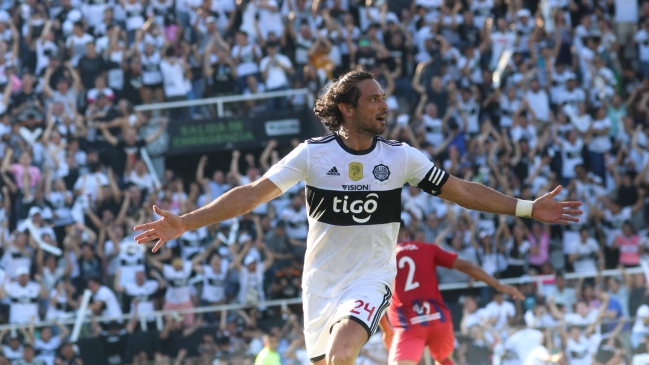 Roque Santa Cruz es figura a los 38 años: Marcó cuatro goles en el clásico paraguayo