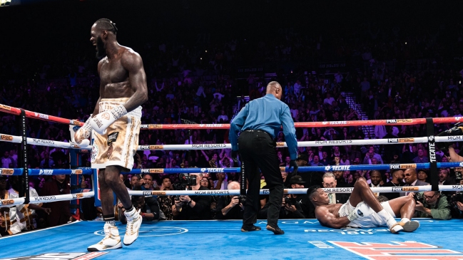 Deontay Wilder retuvo su título e igualó registro de Muhammad Ali con 10 defensas exitosas