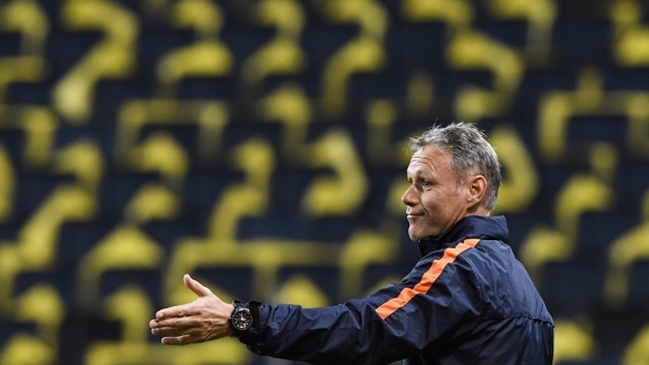TV holandesa apartó una semana a Marco Van Basten por “broma nazi”