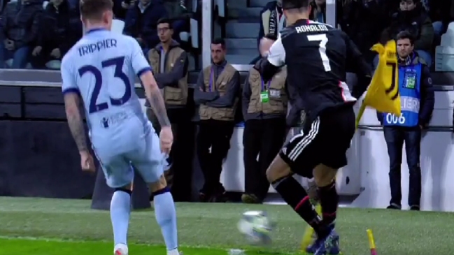 Cristiano Ronaldo rompió un banderín de córner y casi se lesionó en triunfo de Juventus