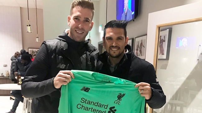 Mark González se reencontró con Anfield en empate de Liverpool por la Champions