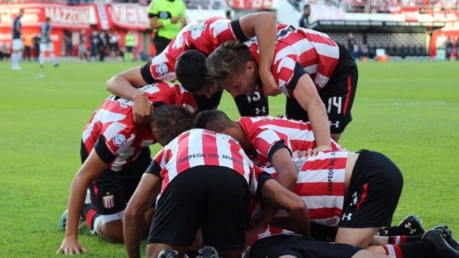 Estudiantes de Juan Fuentes inauguró el nuevo Estadio UNO con empate contra Atlético Tucumán