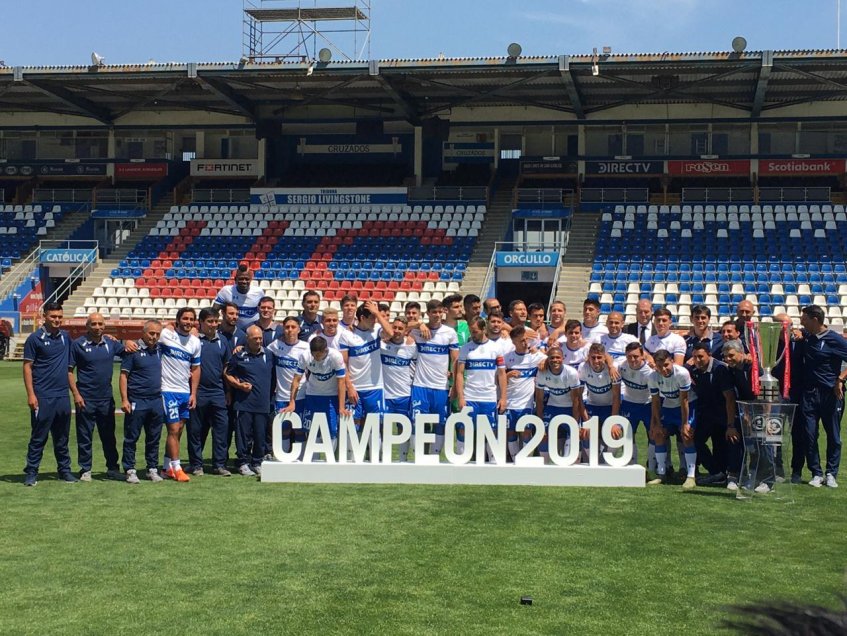 Universidad Católica recibió el “Huemul de Plata” que lo acredita como campeón 2019