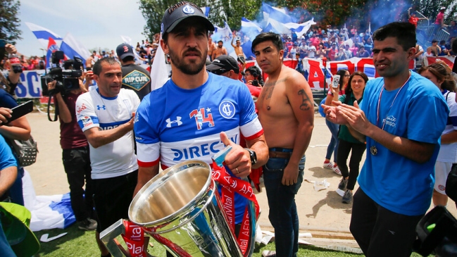 José Pedro Fuenzalida le dedicó el título número 14 de U. Católica a Raimundo Tupper