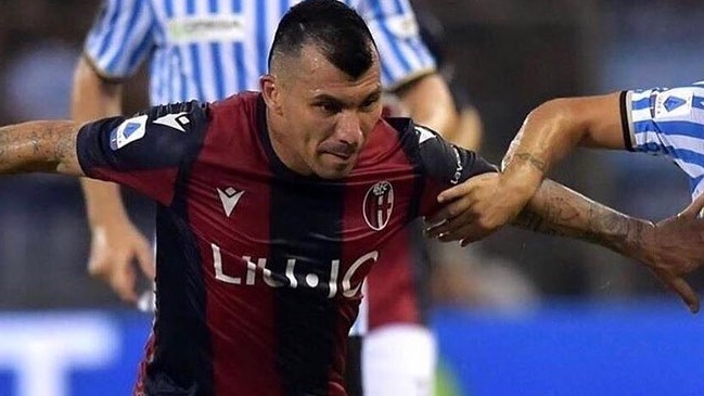 Gary Medel fue sancionado y quedó al margen del duelo entre Bologna y AC Milan