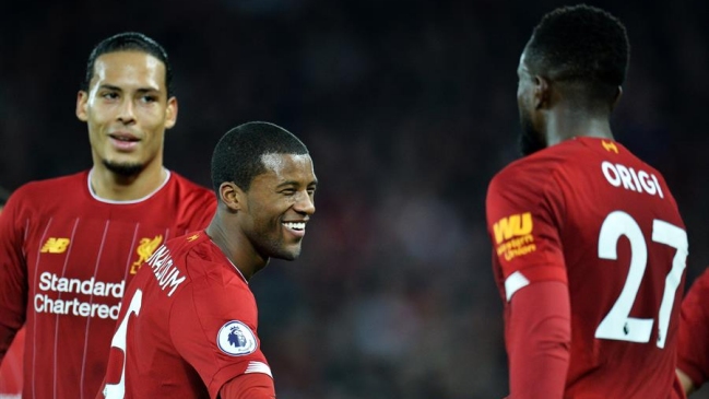 Liverpool goleó en el clásico ante Everton y mantuvo su supremacía en la Premier