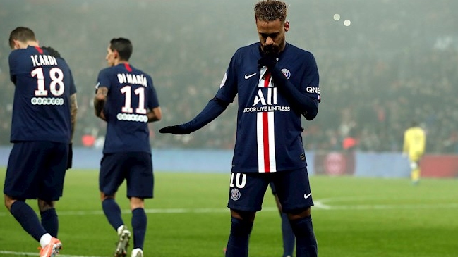 Neymar realizó un polémico gesto a la hinchada de PSG tras anotar en victoria sobre Nantes