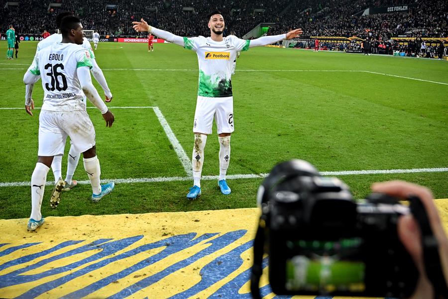 Bayern Munich perdió en los descuentos ante el puntero Borussia Monchengladbach