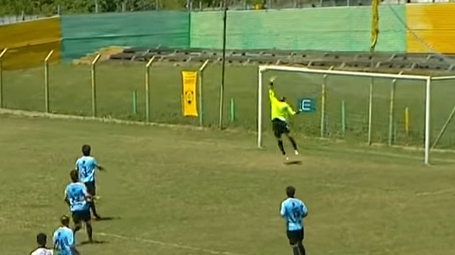 La sorprendente secuencia de atajadas en el fútbol uruguayo