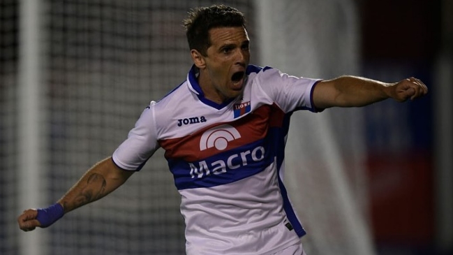 Universidad de Chile mantiene gestiones para fichar a Walter Montillo y Felipe Mora