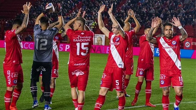 Argentinos Juniors empató con Estudiantes y cerró el año como líder exclusivo en la Superliga