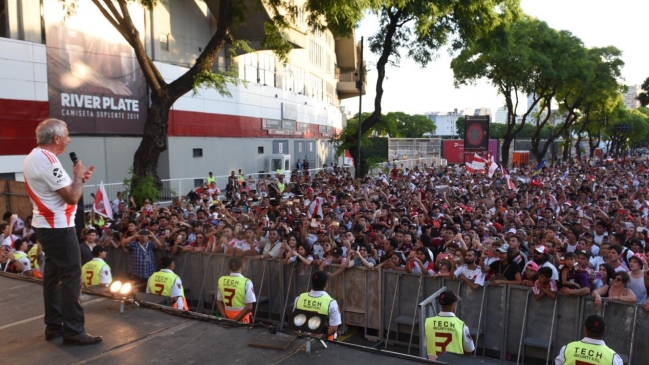 Hinchas de River Plate festejaron el aniversario de la Copa Libertadores ganada a Boca Juniors