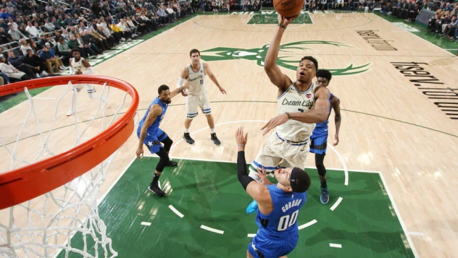 Antetokounmpo puso de nuevo a los Bucks como el mejor equipo de la NBA