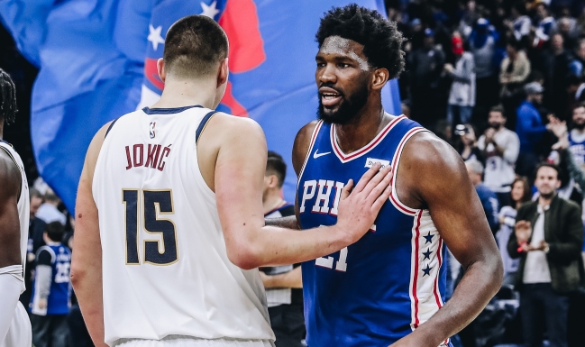Los Sixers se mantuvieron invictos como dueños de casa gracias a Embiid