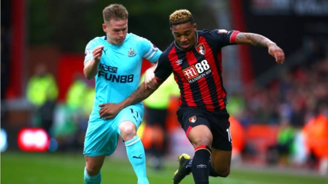 Futbolista de la Premier League fue acusado de chocar contra una cafetería y escaparse