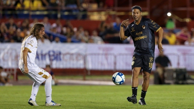 El extraño partido de Ronaldinho en Cancún: Era por la paz y casi no se juega por falta de dinero