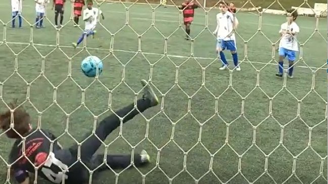 Arquero de las series menores de Flamengo deslumbró con seis tapadas consecutivas