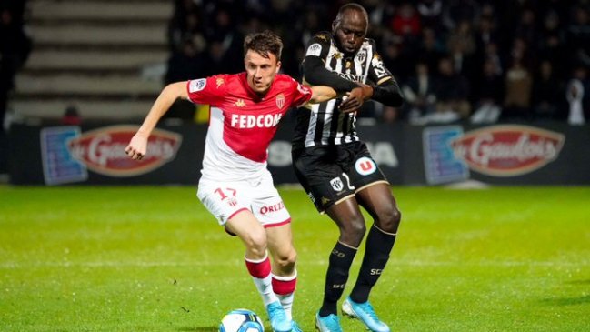 Guillermo Maripán actuó como titular para Mónaco en su duelo con Angers