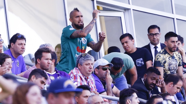 “Día histórico”: Arturo Vidal mostró su alegría tras el ascenso de Rodelindo Román a Tercera A