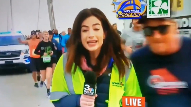 Corredor que acosó a una periodista fue arrestado y acusado de agresión sexual