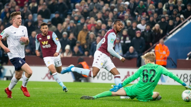 Aston Villa vapuleó y eliminó a un alternativo Liverpool de la Copa de la Liga inglesa