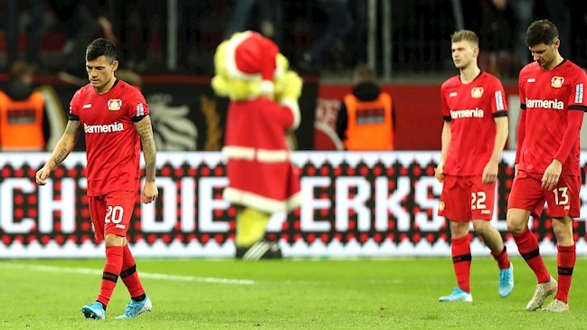 Charles Aránguiz fue titular en dura derrota como local de Bayer Leverkusen ante Hertha Berlin