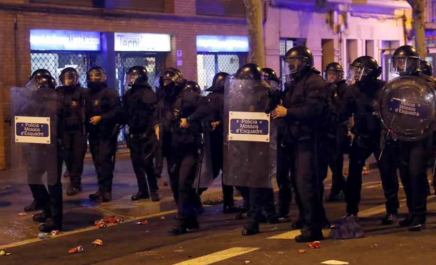 Los incidentes en las afueras del Camp Nou durante el clásico entre Barcelona y Real Madrid
