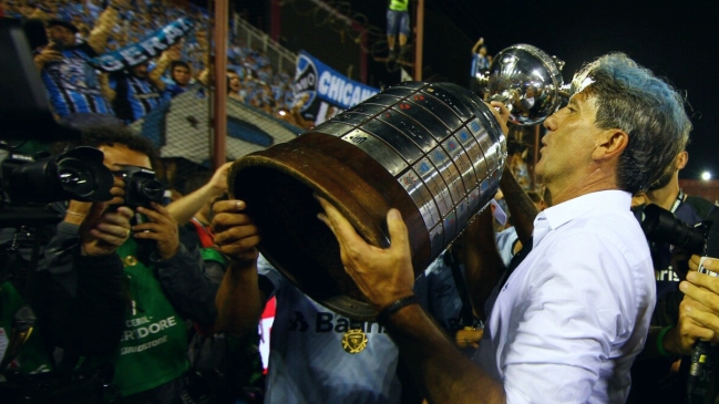 Renato Gaúcho renovó por una temporada como director técnico de Gremio