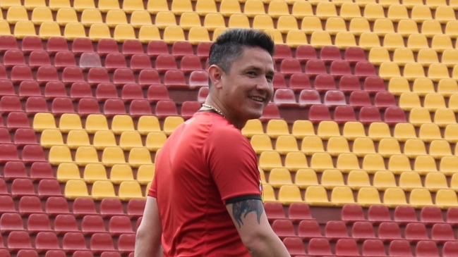 Gustavo Canales se despidió de Unión Española y anunció un “desafío diferente” en La Serena