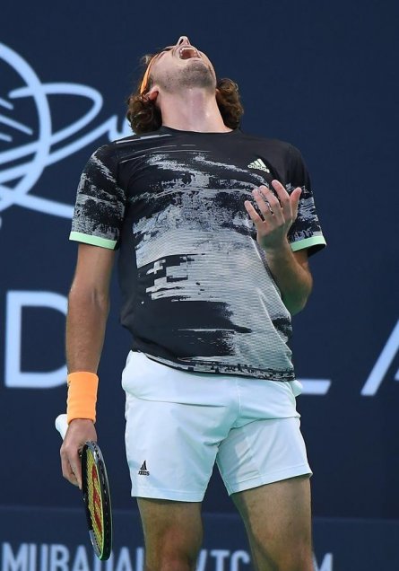 Rafael Nadal celebró ante Stefanos Tsitsipas su quinto título en Abu Dhabi