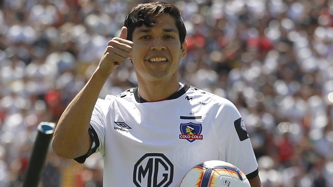 Fernández en su llegada a Colo Colo: Vamos en busca de esos campeonatos de la mano de Dios