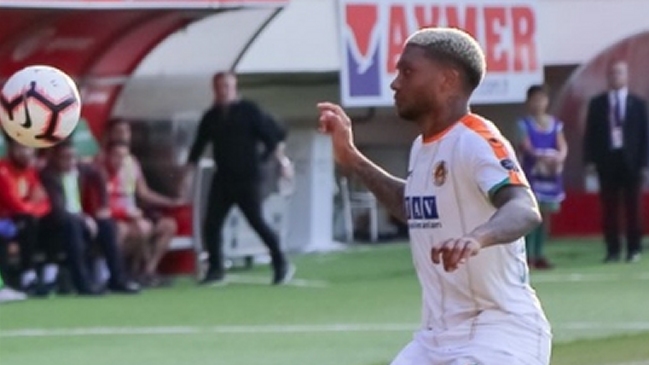 La agenda de los futbolistas chilenos en el exterior para la penúltima semana del año