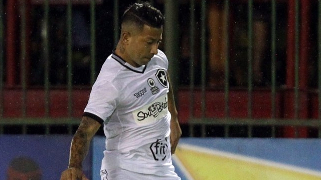 Colo Colo confirmó oficialmente a Leonardo Valencia como su cuarto refuerzo