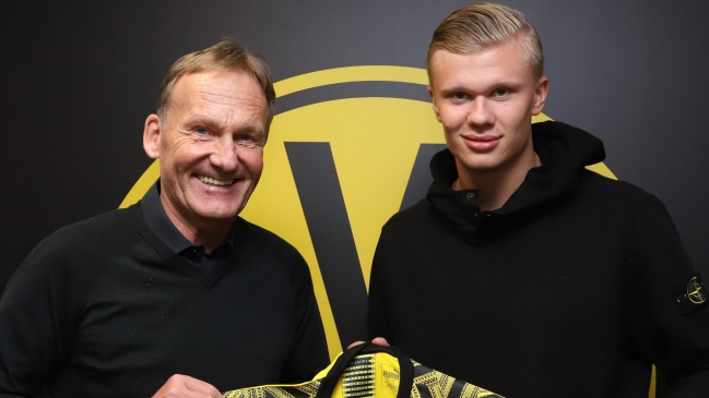 Borussia Dortmund confirmó el fichaje del joven goleador noruego Erling Haaland