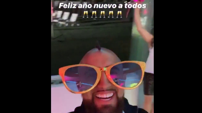 Al ritmo de Américo y Street Dream Music: Así festejó Arturo Vidal el Año Nuevo