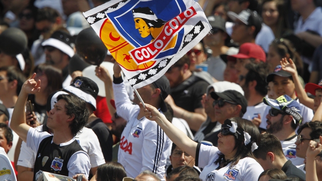 Hinchas de Colo Colo se manifestaron contra Carabineros y Sebastián Piñera en el Monumental