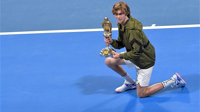 El ruso Andrey Rublev logró en Qatar el primer título ATP de 2020