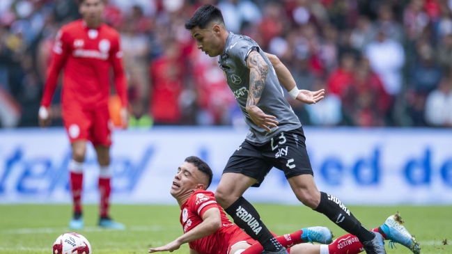 Necaxa de Baeza y Delgado derrotó en partidazo a Toluca en México