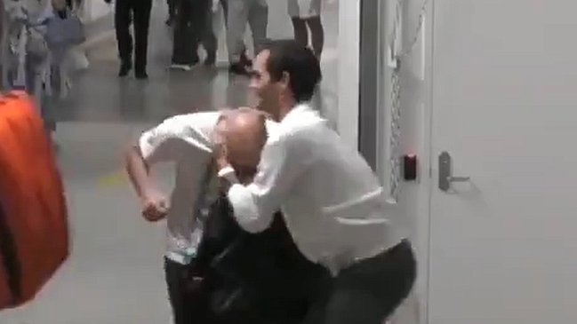 Roger Federer le jugó una broma a su fisioterapeuta en Australia