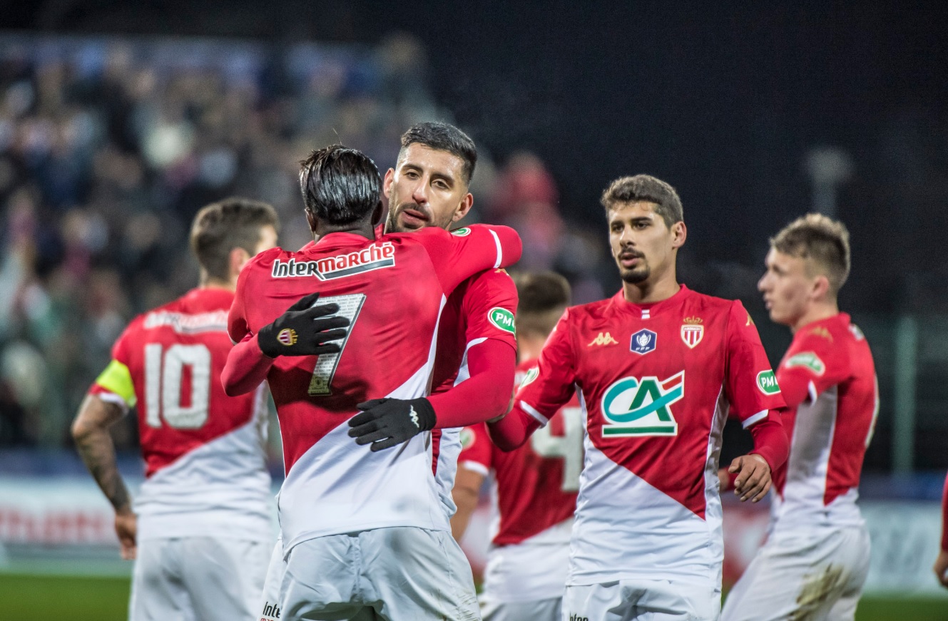 Maripán celebró en cancha una victoria que instaló a Mónaco en los octavos de la Copa de Francia