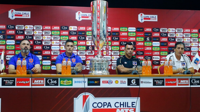 ¡Sólo se mira! En Colo Colo y la U no tocaron el trofeo de la Copa Chile
