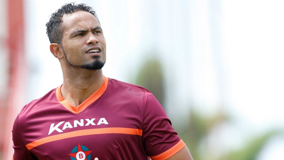 Hinchas y patrocinadores impidieron fichaje de arquero condenado por femicidio