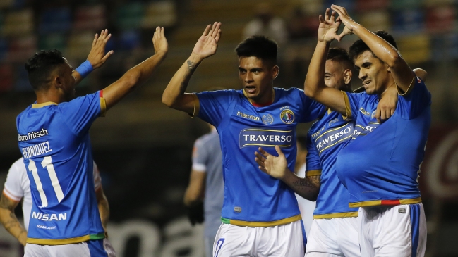 Audax Italiano exhibió su artillería y goleó a Cobresal en La Florida